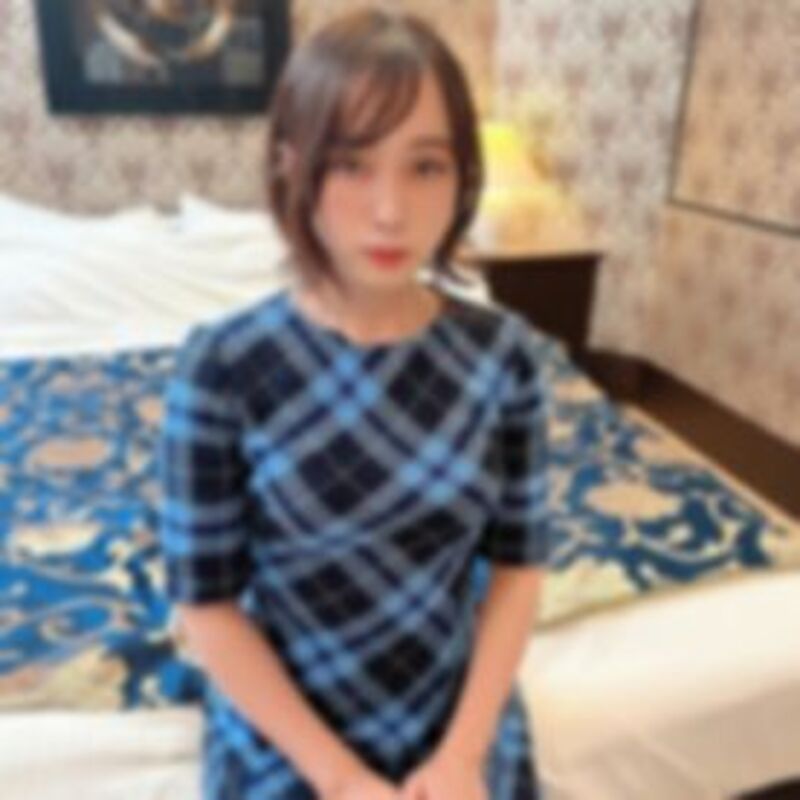 FC精品无码PPV_美人すぎるビールの売り子ちゃんスタイルもよく端正な顔立ちで海报剧照
