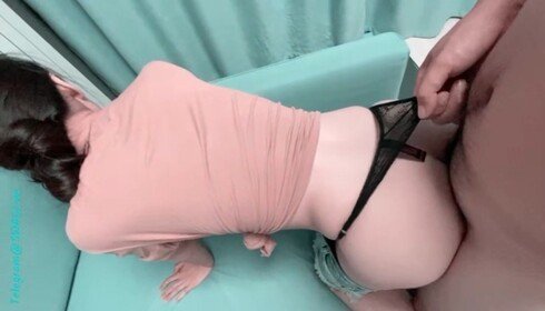 SXW-598 美臀姐姐翘起臀被后入猛烈抽插，这臀浪阵阵真好干啊