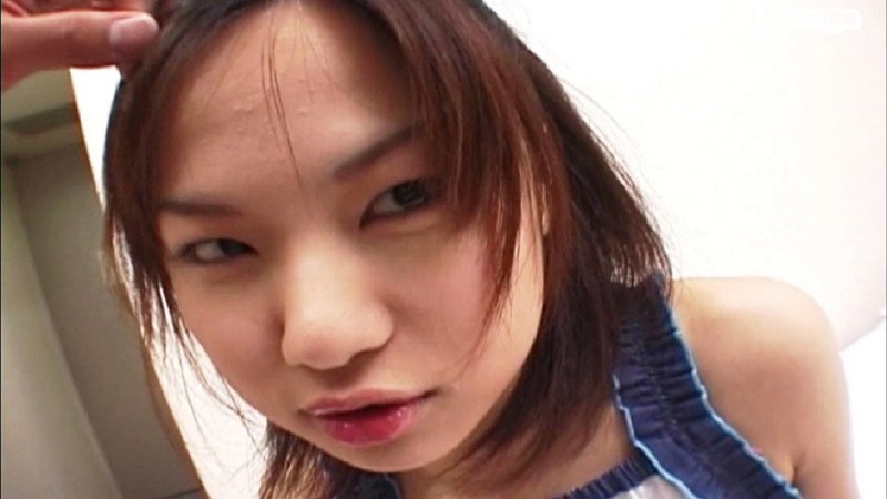 UIAM-400 GIRLS&amp;BOUGA 街でぶらついていたおしりもま●こもちっちゃい少女
